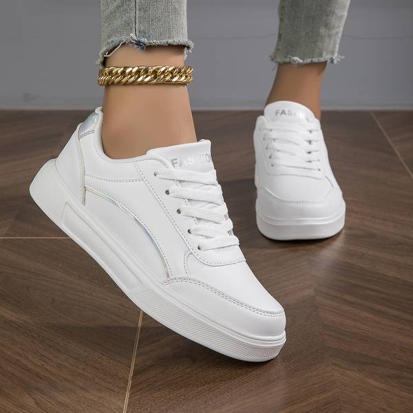 Sneakers Femme en Cuir Synthétique Blanc avec Détails Métalliques 2