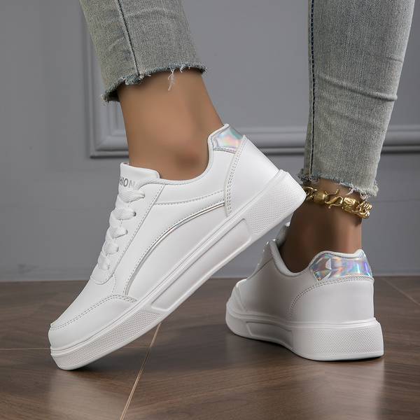 Sneakers Femme en Cuir Synthétique Blanc avec Détails Métalliques 6