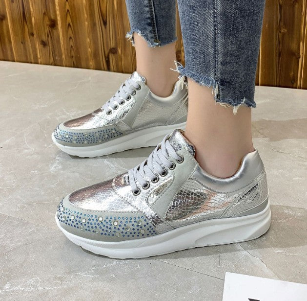 Baskets en cuir synthétique pour femme avec strass et effet serpent 1