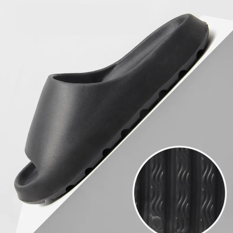 Chaussons en caoutchouc pour homme au design moderne 2