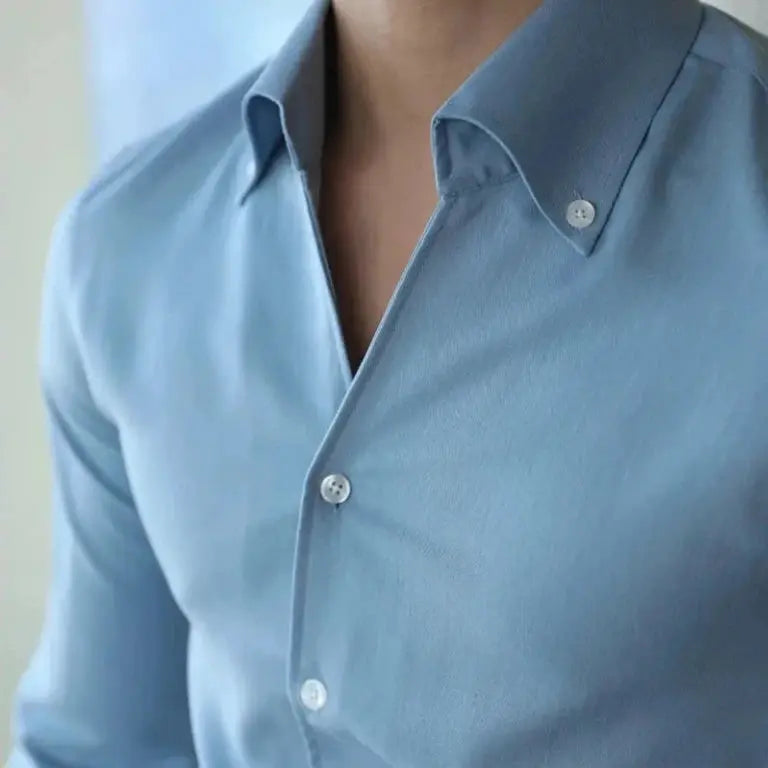 Chemise habillée homme ajustée en tissu élégant 1