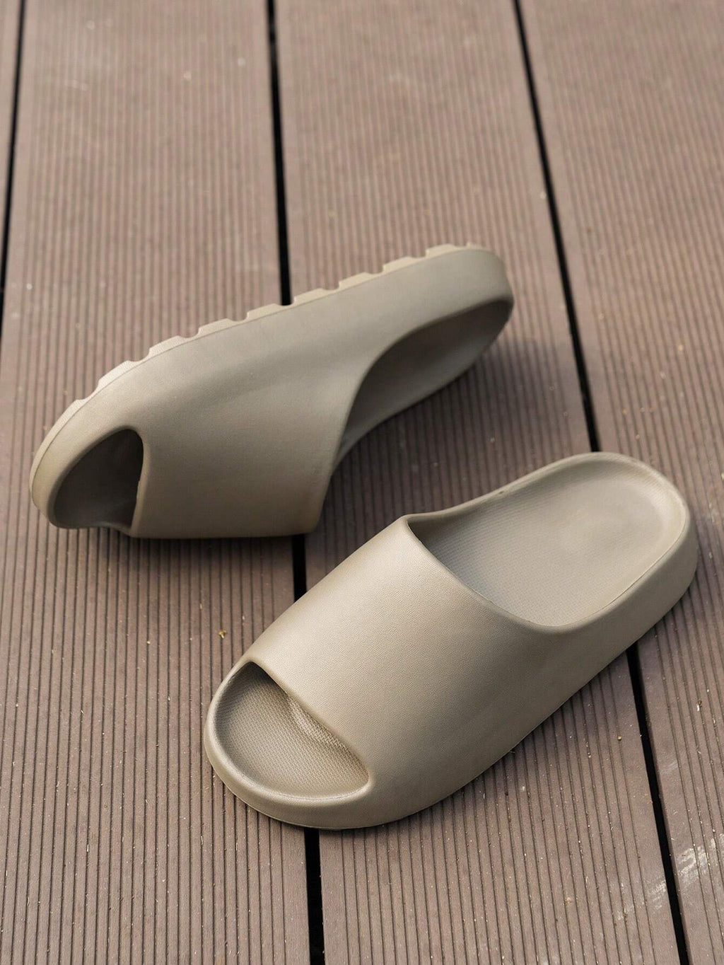 Sandales homme ouvertes en EVE légères et antidérapantes 3