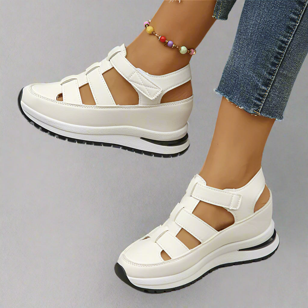 Sandales orthopédiques femme en cuir PU à semelle compensée 1